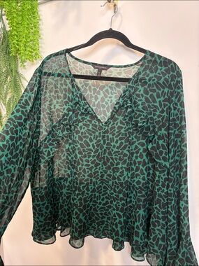 Banana Republic Green ruffle Blouse